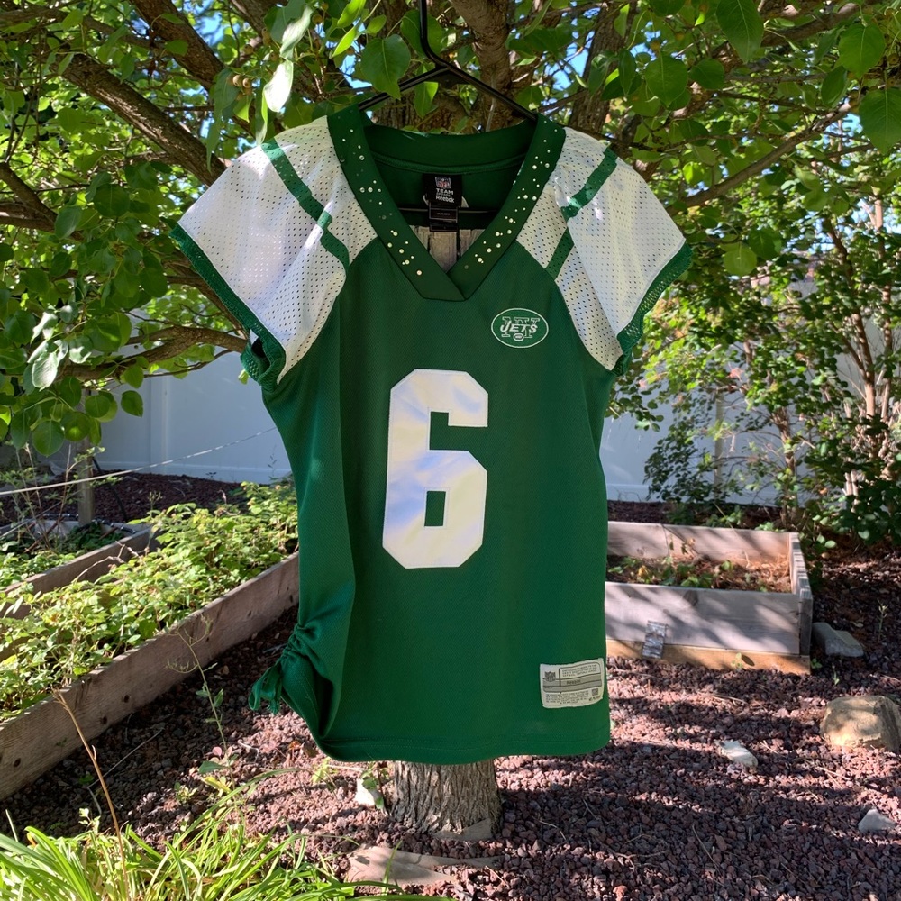 Like new women’s Jets Jersey. Feminine touches.